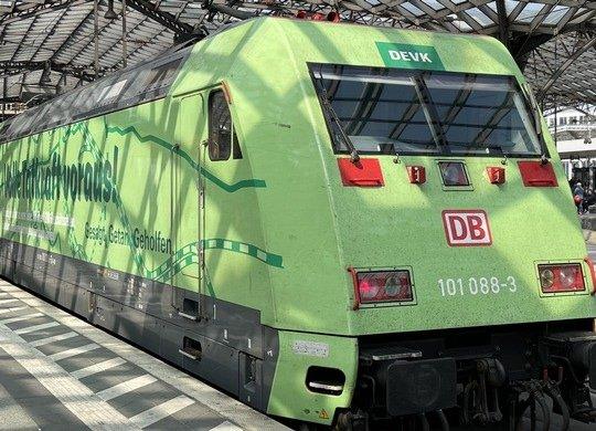 Einsteigen bitte – der Zug zum Bilanzpressegespräch fährt bald ab! (Pressetermin | Online)