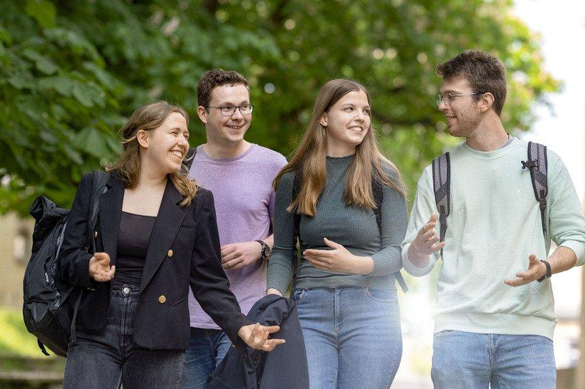 Einblick in die internationalen Wirtschaftsstudiengänge (Bachelor) (Seminar | Online)