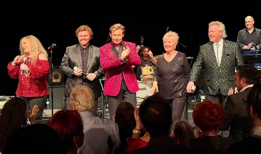 Christmas with Elvis – Dennis Jale & The Morris Family (Unterhaltung / Freizeit | Bad Nauheim)